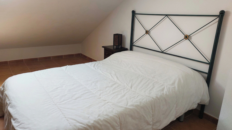 Room 5, Apartamentos Castiello de Jaca 3000, Huesca