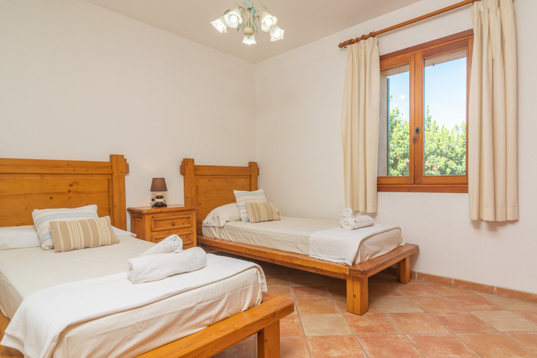 Room 4, Cas General - Villa With Pool, Baleares