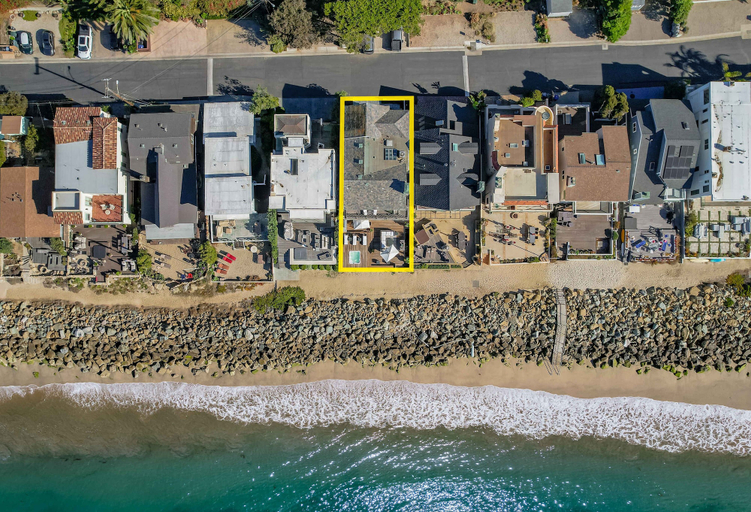 Beach 3, Seacliff Beach Retreat Amazing Beachfront for 6, Ventura