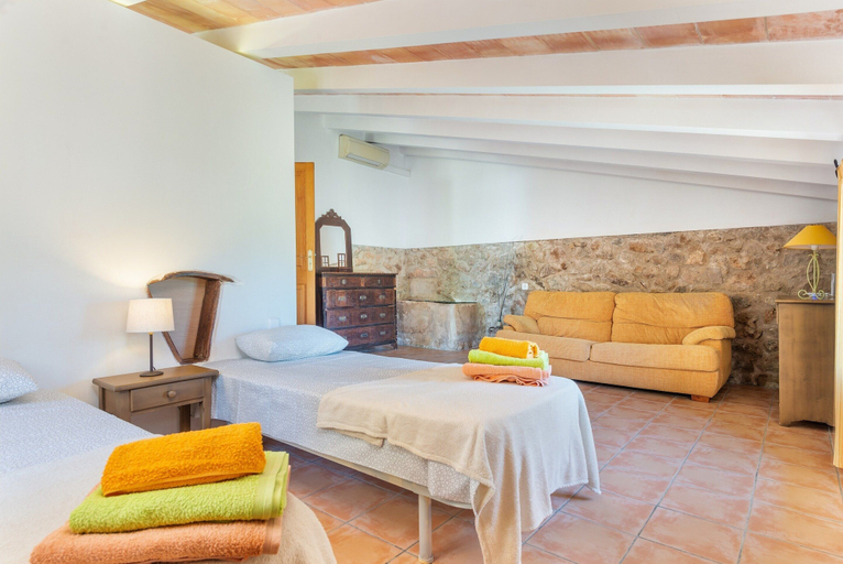 Room 3, Can Sua - Villa With Private Pool In Arta, Baleares