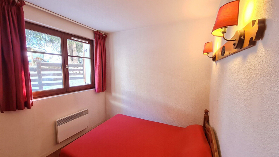Room 3, Cozy Mountain Escape, Isère