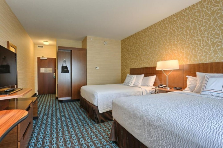 Bedroom 2, Fairfield Inn & Suites by Marriott Philadelphia Horsham, Montgomery