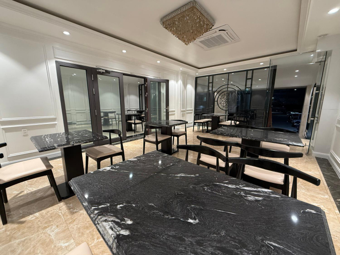 Food & Drinks 4, The Nova Hotel and Apartment, Ngô Quyền
