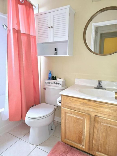 Bathroom 5, Little House on E Street, Anchorage