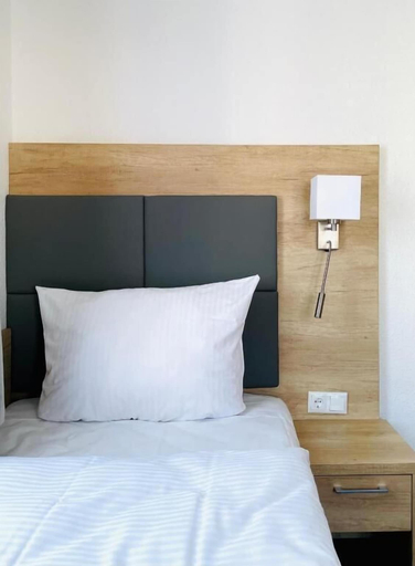 Bedroom 5, Hotel Esmer, Gießen