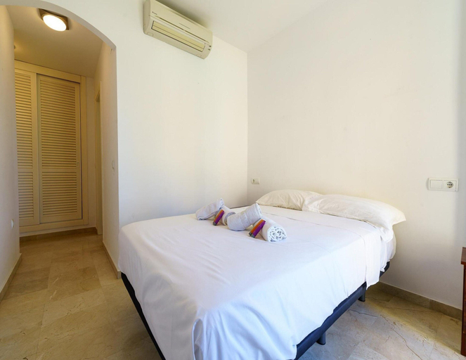 Room 4, Elegant Mijas Costa Holiday Home for 4, Málaga