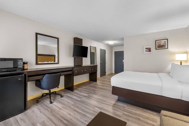 Bedroom 3, Quality Inn Brewerton - Syracuse Oneida Lake Area, Onondaga