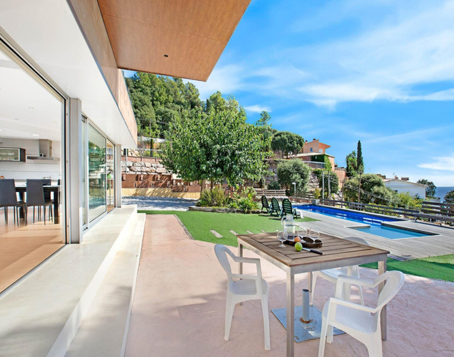 Dining 2, 4-bedroom Villa in Lloret de Mar, Girona