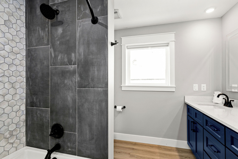Bathroom 4, Dragëstil Park Point Aparthōtel | Boutique Collection by Heirloom, Lake Superior