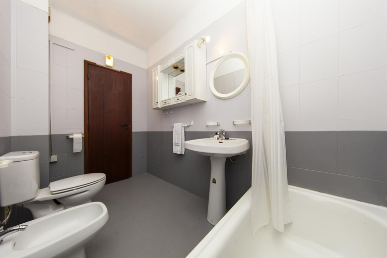 Room 4, A72 - Praia da Luz Coast Flat, Lagos