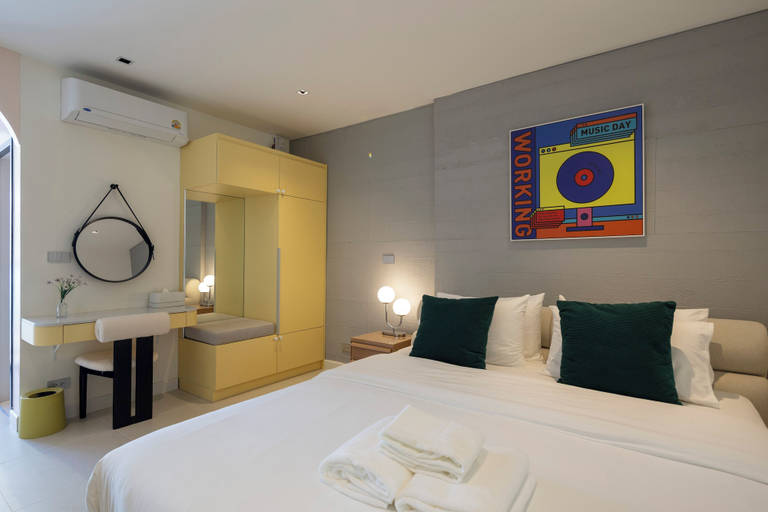 Room 5, Bembis Hotel Charoenakorn 10, Khlong San