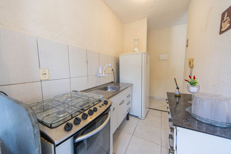 Room 5, Apartamento com Wifi e Garagem no Jardim Itatins, Peruíbe