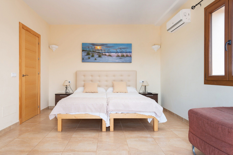 Room 2, Sa Xorca - Villa With Private Pool In Santanyi, Baleares