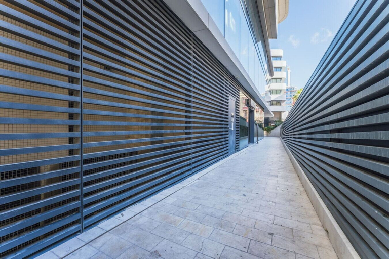 Room 2, Official Mercury Suites With Rooftop Pool Access, St Julian's