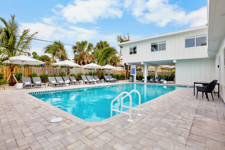 Pool 4, Azul Resort Siesta Key, Sarasota