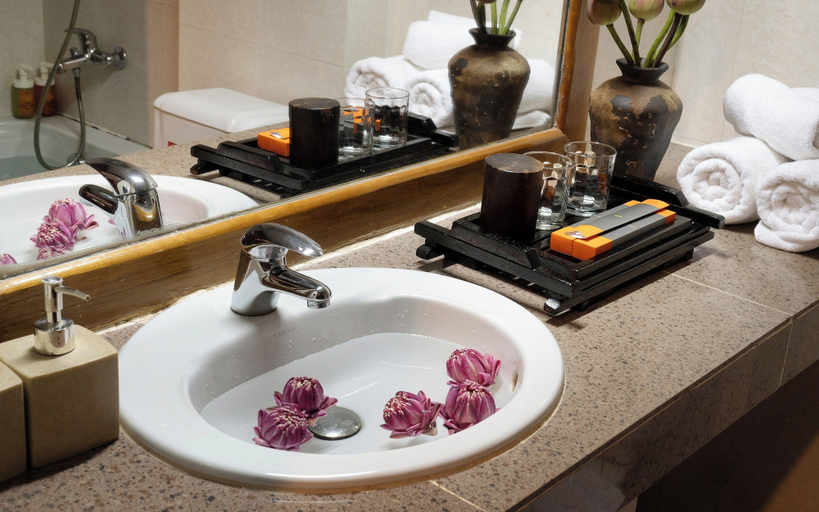 Bathroom 5, Siem Reap Center Hotel, Siem Reap