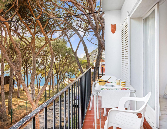 Balcony 5, Apartment in Llafranc Near Sandy Beach, Girona