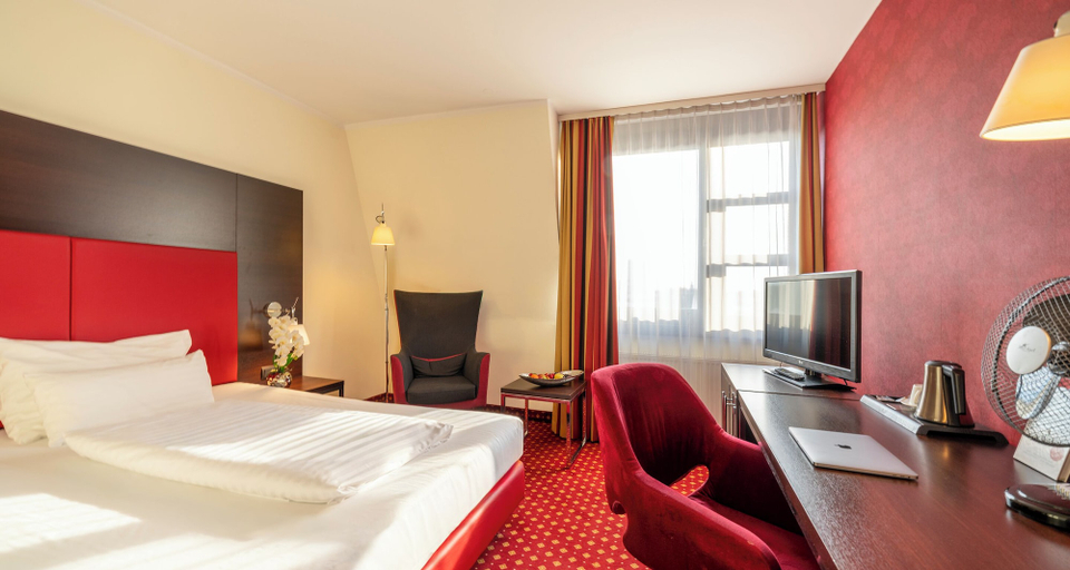 Bedroom 3, PLAZA INN Wels, Wels
