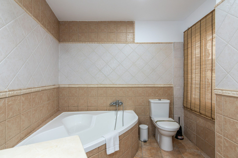 Bathroom 2, Sunny Andalusian Retreat, Huelva