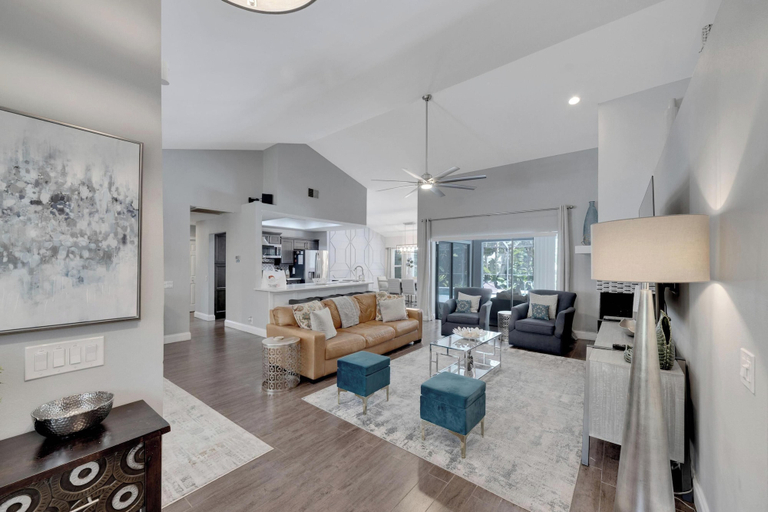 Interior 2, 1331 Normandy Cir, Pinellas