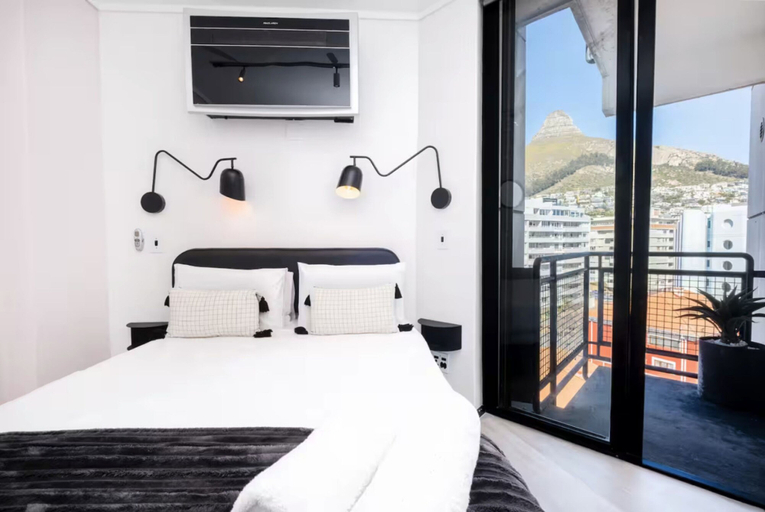 Room 5, The Flamingo One Bed Sea Point Promenade, City of Cape Town