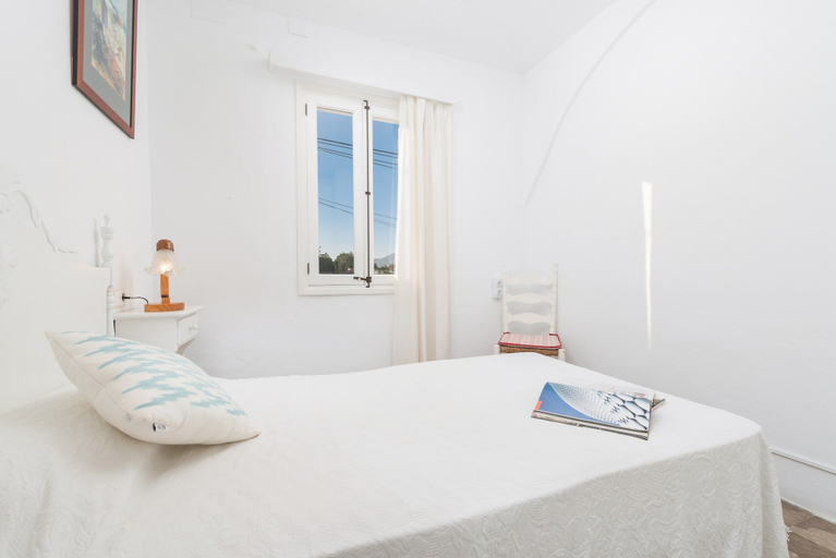 Others 2, Xarus 2 - Apartment In Marina Manresa. Free Wifi, Baleares