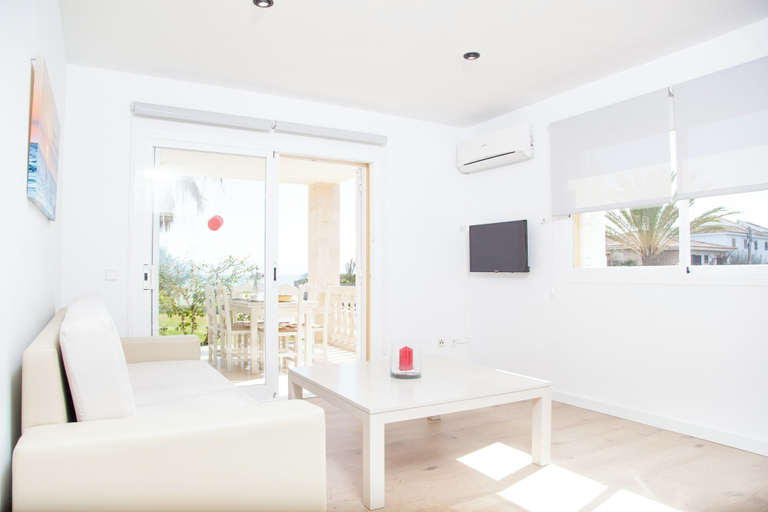 Living area, Sun Of The Bay I - Apartment. Free Wifi, Baleares