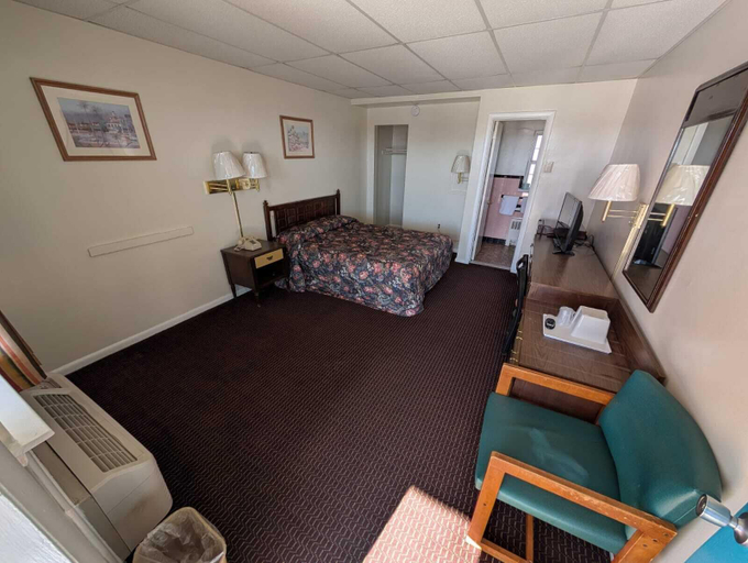 Bedroom 5, Relax Inn, New Castle