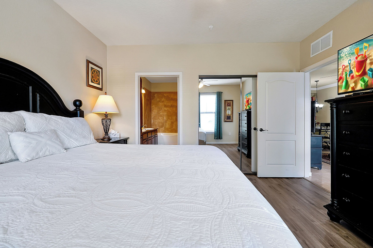 Interior 4, 901 Charo Parkway, 2 BED, Polk