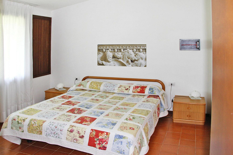 Bedroom 3, Apartment in Moniga del Garda, Brescia
