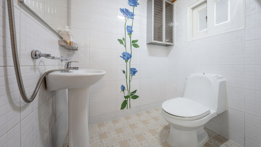 Bathroom 4, Gapyeong Iris Pension, Gapyeong