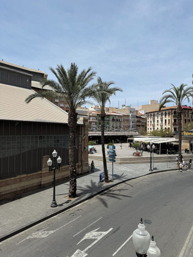Others 5, Reina Victoria Mercado, Alicante