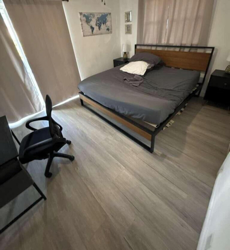 Room 3, Modern King Suite Cozy Sofa Bed Near Everything, Broward