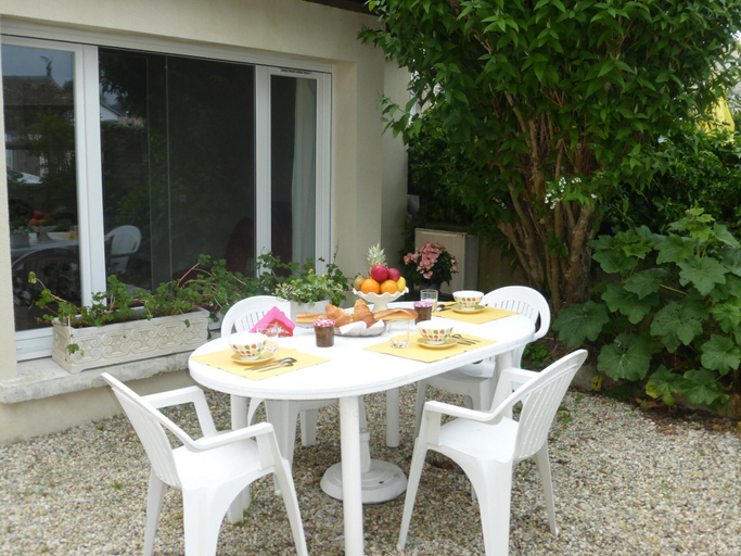 Others 2, Holiday Home in Arromanches by Sandy Beach, Calvados