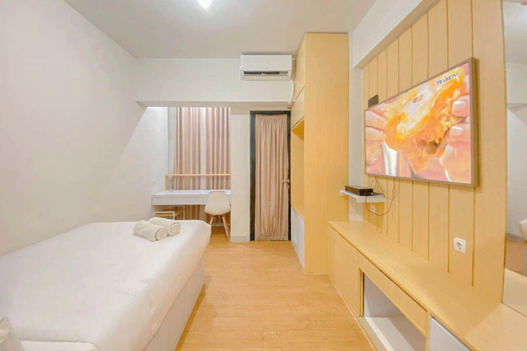 Room 3, Standard Studio At The Alton Apartment, Semarang