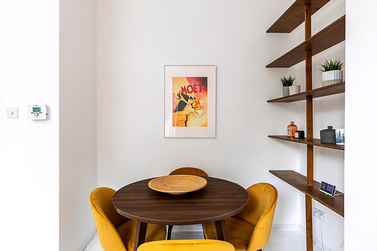 Others 5, Charming First Floor Flat in Tufnell Park, London
