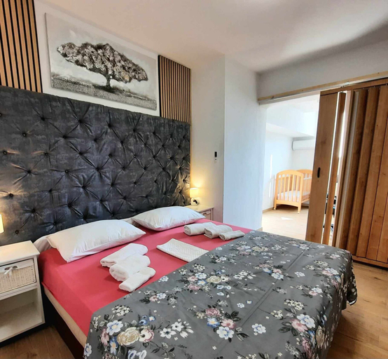 Room 2, Two Bedroom Apartment With Outdoor Pool, Zadar