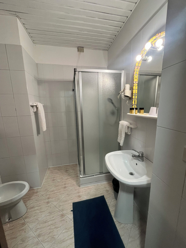 Bathroom 4, Hotel Elite, Torino