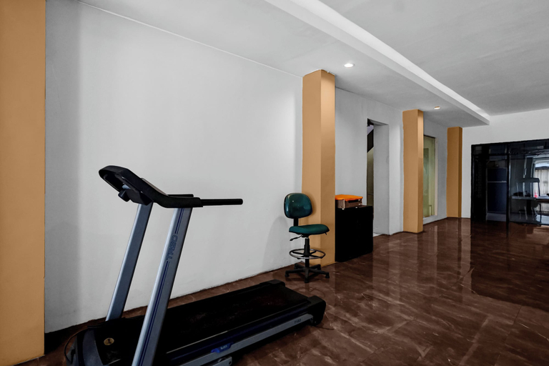 Fitness facility 3, Hotel O near Ciputra World Surabaya, Surabaya
