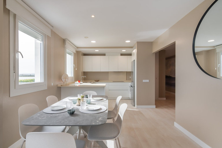 Dining 3, Apartment Next to the Marina, Huelva