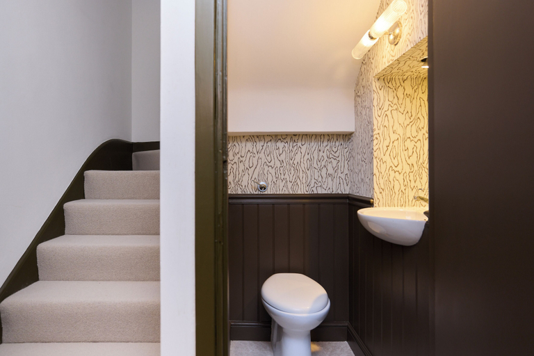 Bathroom 3, Three-Bedroom Flat on Porchester Square, London