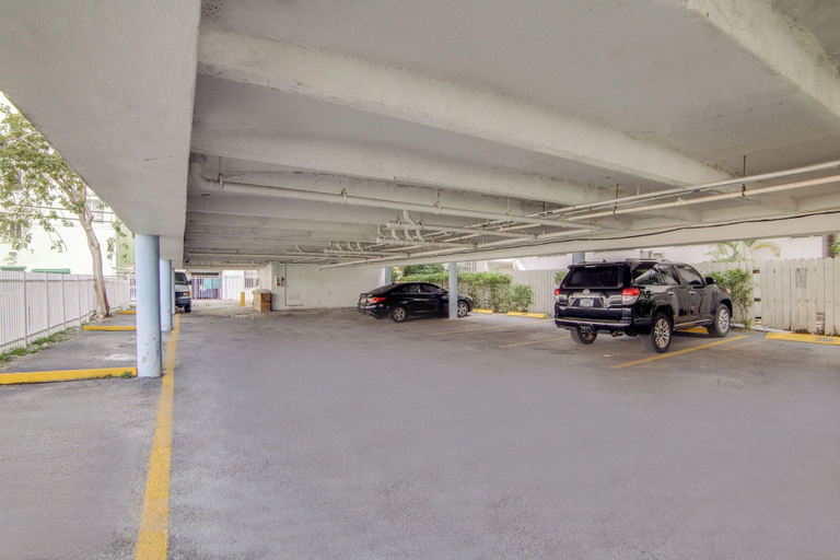 Property grounds 5, Collins 2 Bedroom with Free Parking by Deco 305, Miami-Dade