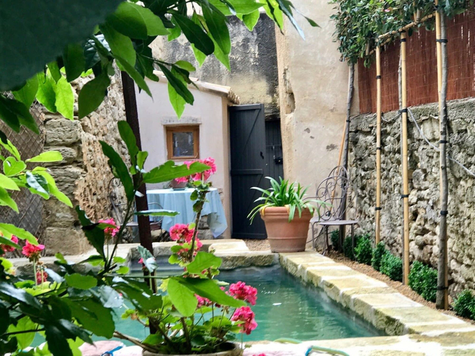 Pool 4, Heated Pool Apartment in Uzes, Gard