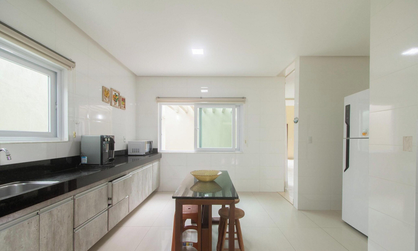 Private kitchen, House w/ Pool and Barbecue Grill Thg0006, Porto Seguro