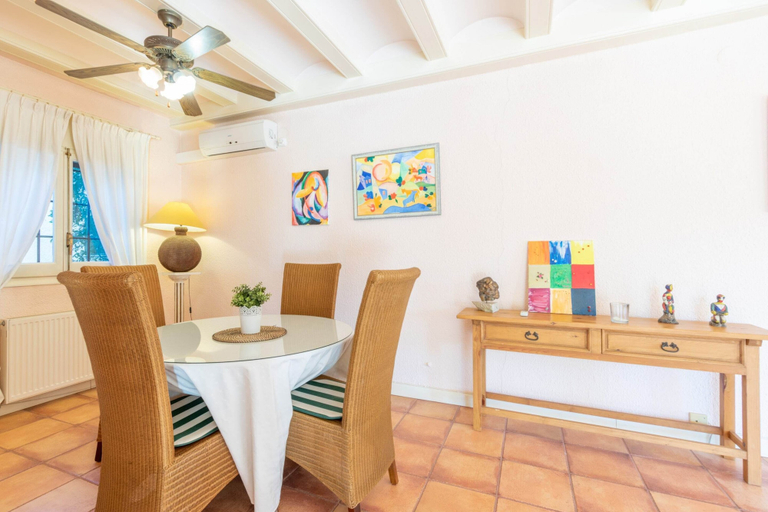 Dining 5, Luxury Canal-side Home With Pool, Girona