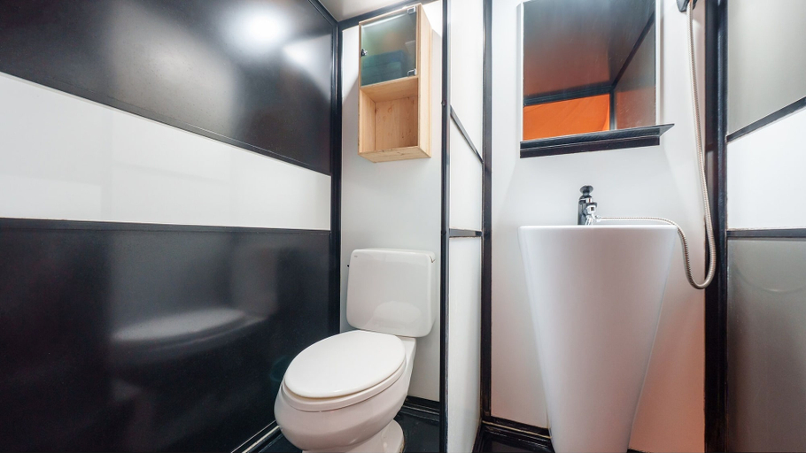 Bathroom, Chungju Palbong Glamping, Chungju