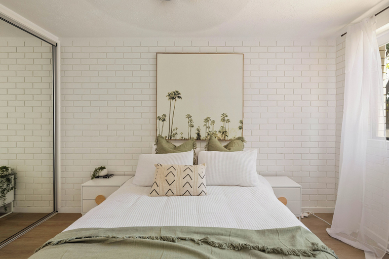 Room 4, Markwell Surf · Courtyard Stay Steps from Beach, Gold Coast
