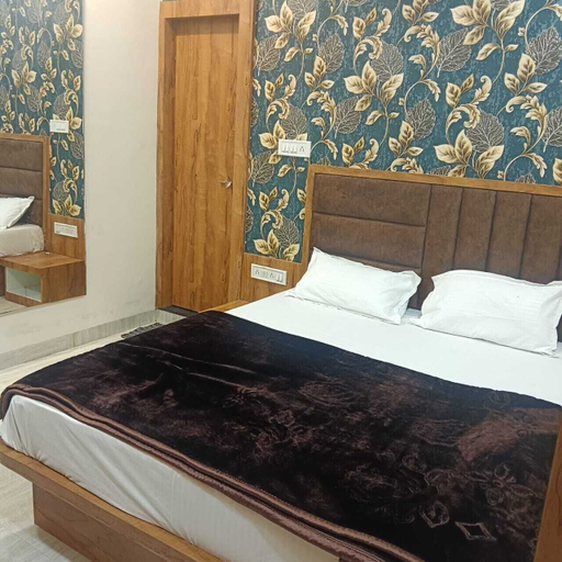 Room 3, Shree Jain Palace, Ujjain