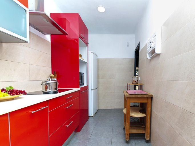 Private kitchen 2, House in Roses Near Aqua Brava Water Park, Girona