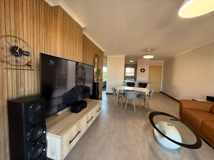 Room 2, Villa Italia 836 by Ctha, City of Cape Town